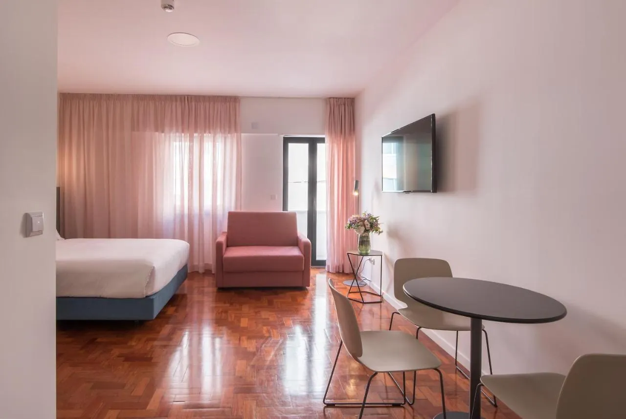 Lisbon Serviced Apartments - Campos 0*,  Portugalsko